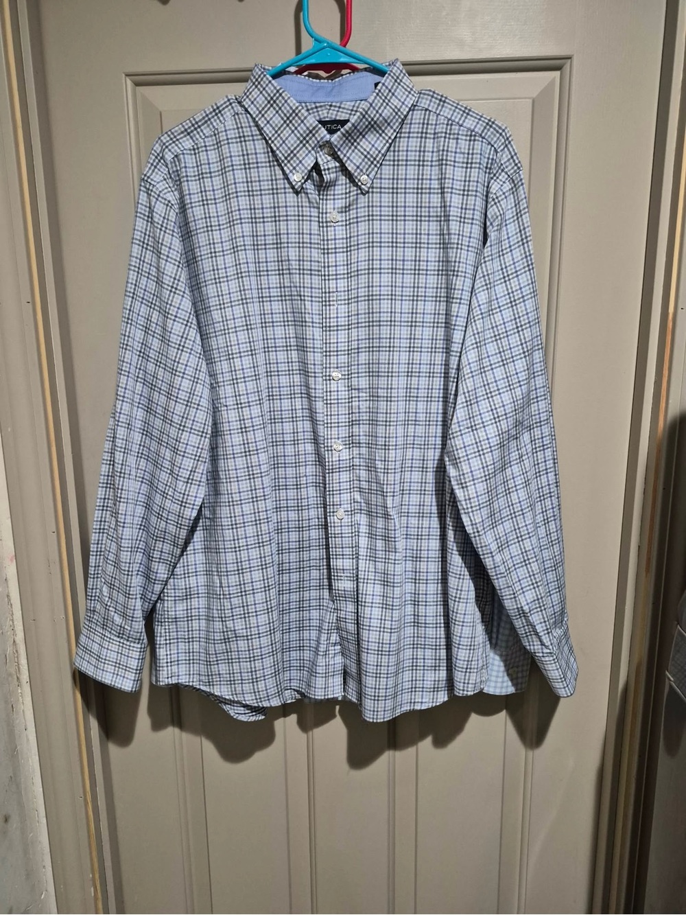 Nautica Blue and White Plaid Button-Down Shirt Large 16/16.5 34/35